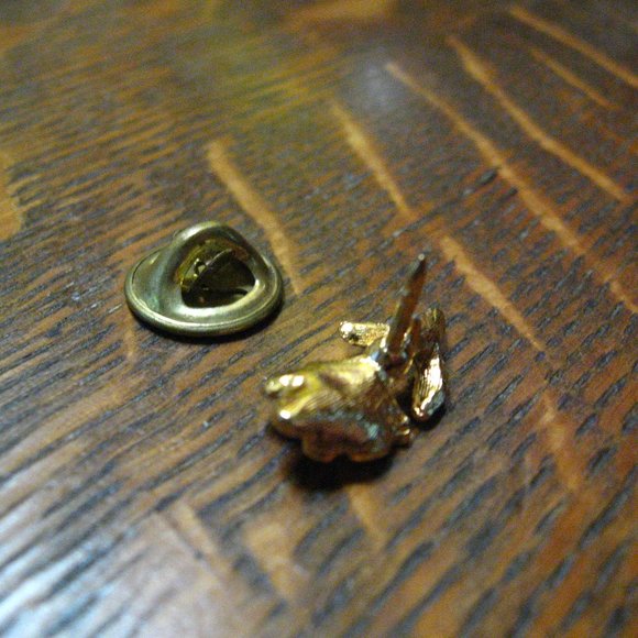 🌹 Gold Rose Vintage Love Vintage Lapel Pin Brooch - Picture 3 of 4